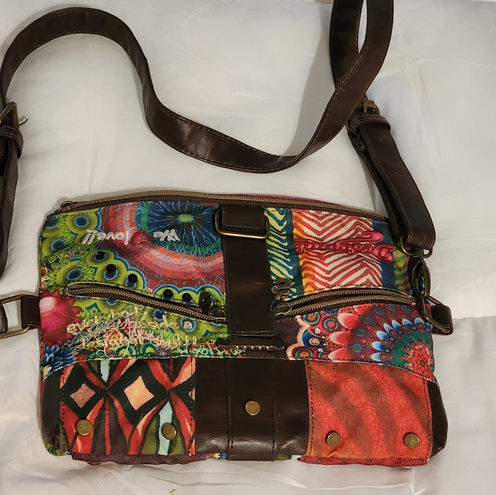 Desigual Embroidered Crossbody/ Clutch/ Shoulder Bag - We ❤️  printed in front.